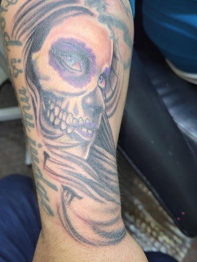 Explore darling in the franxx tattoo ideas, creative tattoo ideas in Angola, available at Hoodlum Ink