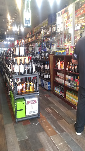 Liquor Store «C R Liquor Store», reviews and photos, 2119 Hollywood Blvd, Hollywood, FL 33020, USA