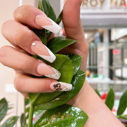 Gilroy Nails image