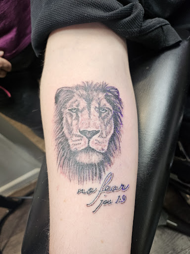 Explore sisters tattoo ideas, creative tattoo ideas in Holland, available at HooDoo Tattoo