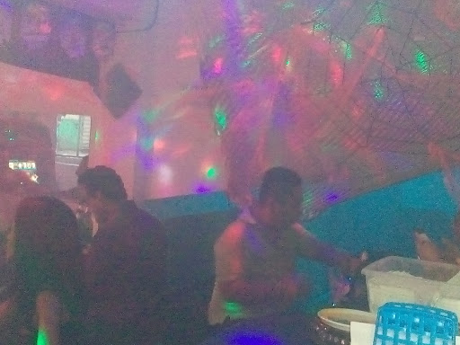 Hoyo Iguana Gay Bar