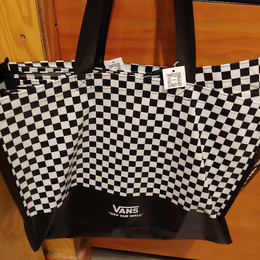 Shoe Store «Vans», reviews and photos, 3314 Livermore Outlets Dr, Livermore, CA 94551, USA