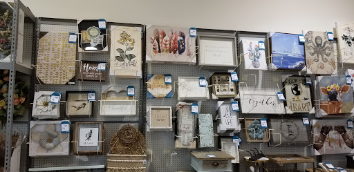 Home Goods Store «Tuesday Morning», reviews and photos, 1171 Maryland Ave, Hagerstown, MD 21740, USA