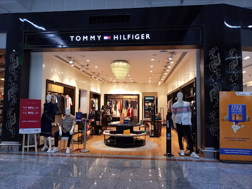 टॉमी हिल्फ़िगर स्टोर - शॉपर्स स्टॉप, दिल्ली एयरपोर्ट