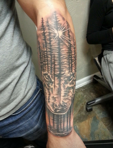 Explore american traditional tattoo filler ideas, creative tattoo ideas in Tulsa, available at Lucky Lizzard Tattoo, LLC.