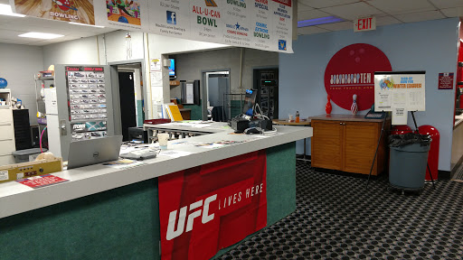 Bowling Alley «MacDill Lanes Bowling Center», reviews and photos, 8216 Hangar Loop Dr, Tampa, FL 33621, USA