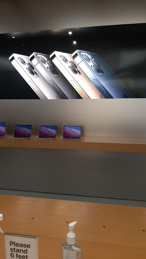 Computer Store «Apple Glendale Galleria», reviews and photos, 2126 Galleria Way, Glendale, CA 91210, USA