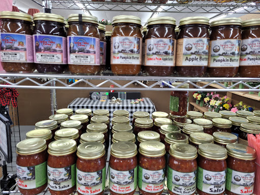 Outlet Mall «Finders Keepers Traders Outlet Mall», reviews and photos, 740-784 Chelsa Dr, Madisonville, KY 42431, USA