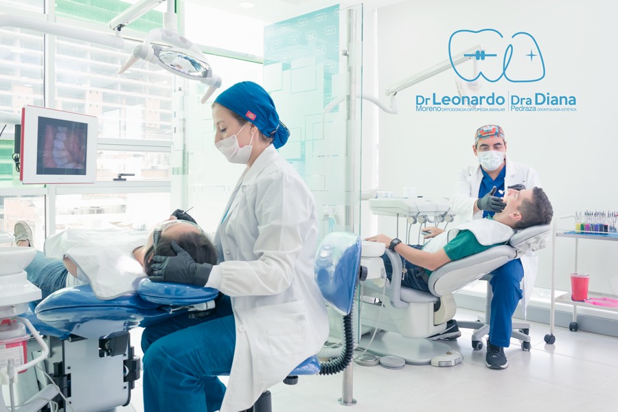 Dra. Diana Pedraza Dr. Leonardo Moreno (Consultorio Odontologico)