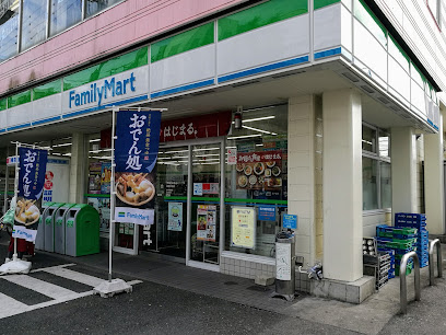 ファミリーマート 桑名駅前店