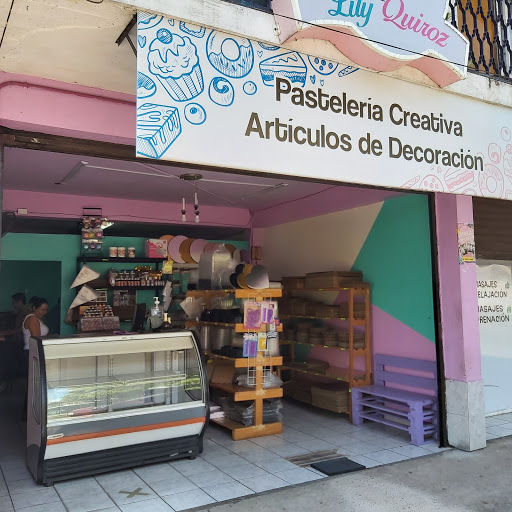 Pasteleria y articulos de reposteria Lily Quiroz en Lázaro Cárdenas