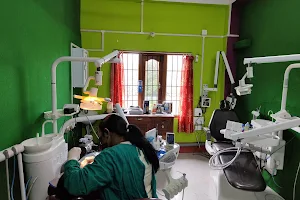 Dr Abha Rani Singh, Dentist image