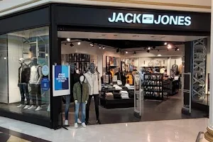 JACK & JONES image