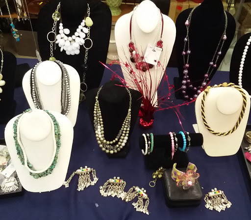 Thrift Store «Graceful Buys», reviews and photos, 418 E Northwest Hwy, Grapevine, TX 76051, USA