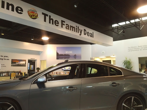 Car Dealer «LaFontaine Volvo Cars of Farmington Hills», reviews and photos, 24730 Haggerty Rd, Farmington Hills, MI 48335, USA