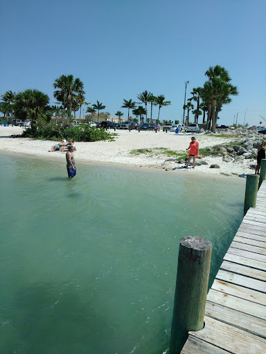 Yacht Club «Pelican Yacht Club», reviews and photos, 1120 Seaway Dr, Fort Pierce, FL 34949, USA