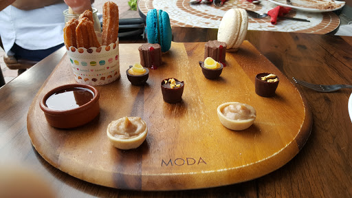 Chocolate Taperia - Churros & Dessert bar