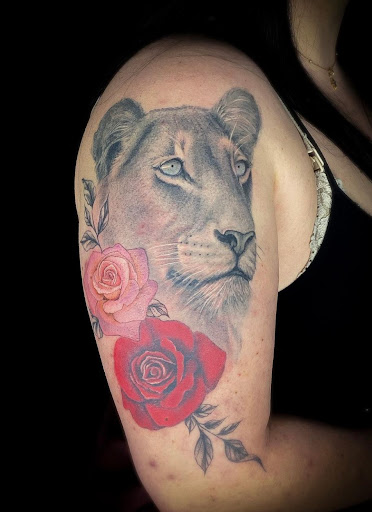 Elisabeth Consoli Tattoo Artist
