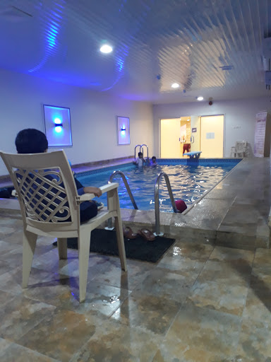 الفتاة الرشيقة