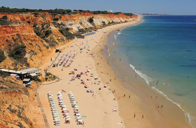 Praia do Barranco das Belharucas