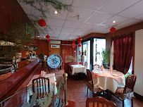 Atmosphère du Restaurant chinois Le Nouveau Palais du Bonheur à Romorantin-Lanthenay - n°1