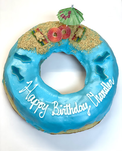 Donut Shop «Donut King», reviews and photos, 411 Middle St, Weymouth, MA 02189, USA