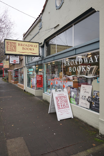 Book Store «Broadway Books», reviews and photos, 1714 NE Broadway St, Portland, OR 97232, USA