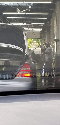 Car Wash «Forest Glen Hand Car Wash», reviews and photos, 5322 N Elston Ave, Chicago, IL 60630, USA
