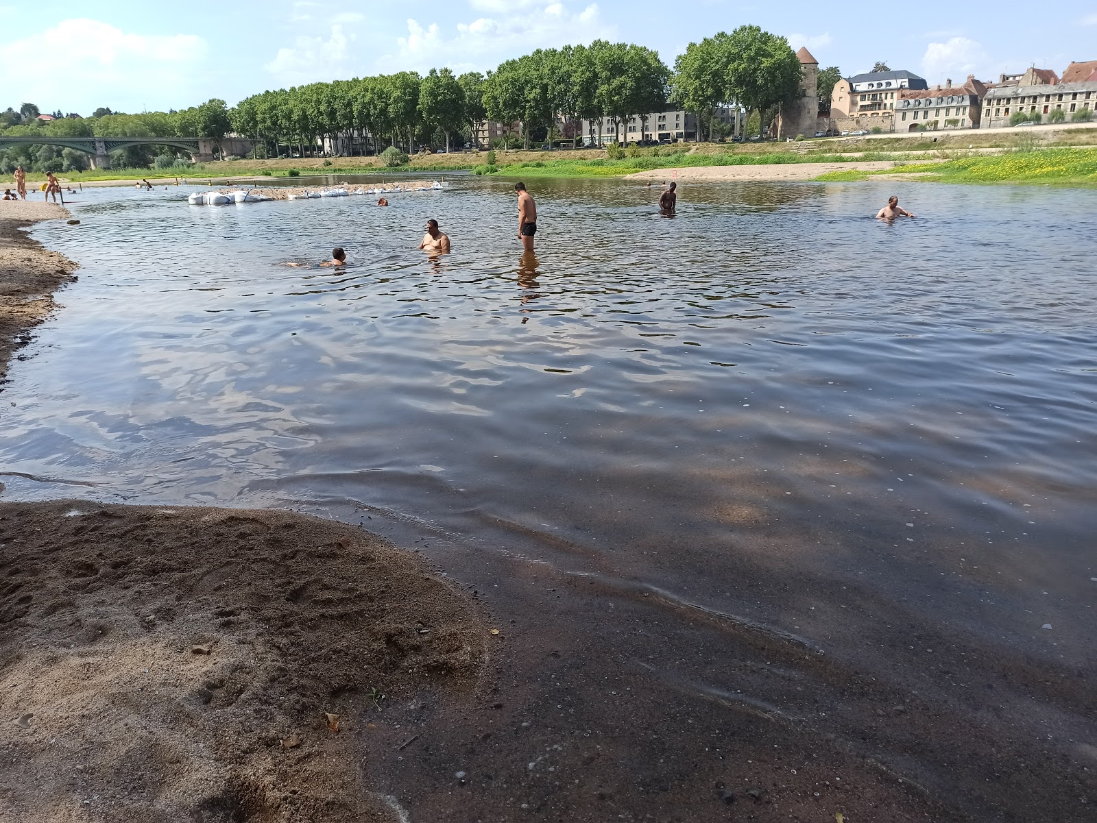 Plage de Nevers'in fotoğrafı ve yerleşim