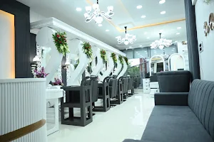 Illusions Makeover Studio- Best Salon in Bhopal- Makeup & Hair Academy- Arera Colony Bhopal image