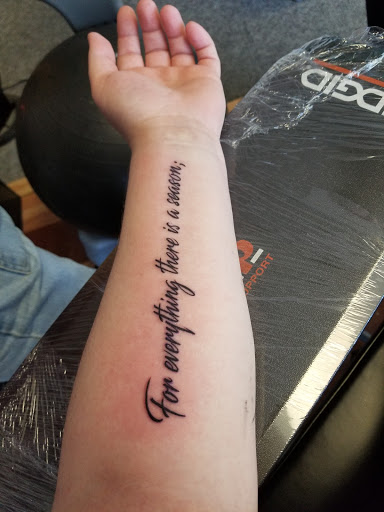 Tattoo Shop «Lawrence Tattoo Company», reviews and photos, 600 Lawrence Ave #2a, Lawrence, KS 66049, USA