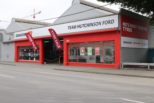 Bridgestone Tyre Centre - Team Hutchinson - Tire shop