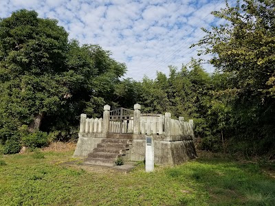 金時井顕彰碑