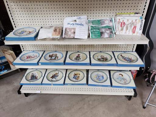 Variety Store «D19 Dollar», reviews and photos, 7365 Pinckney Rd, Pinckney, MI 48169, USA