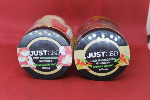 Tobacco Shop «Smoke Shop», reviews and photos, 1920 W North Ave, Chicago, IL 60622, USA