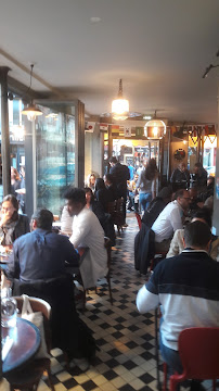 Atmosphère du Restaurant français Les Tanneurs de la Butte à Paris - n°19
