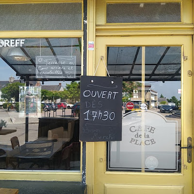 Café de la Place à Férel