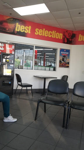 Tire Shop «Tires Plus», reviews and photos, 3895 Old Milton Pkwy, Alpharetta, GA 30005, USA
