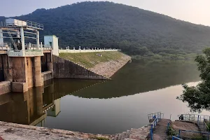 Ponnaniyaru Dam image