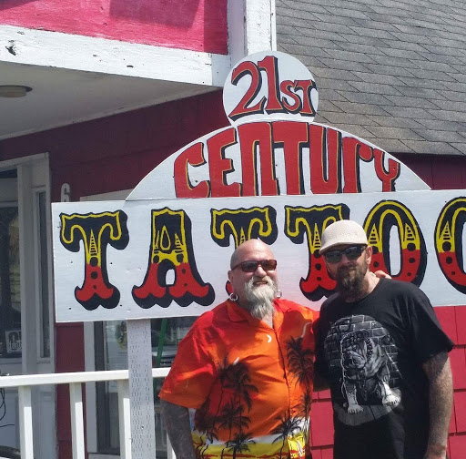 Tattoo Shop «Red Dog Tattoo Long Beach», reviews and photos, 600 Pacific Ave, Long Beach, WA 98631, USA