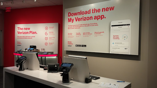 Cell Phone Store «Verizon», reviews and photos, 755 NW Gilman Blvd J, Issaquah, WA 98027, USA