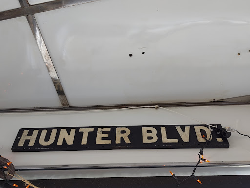 Hamburger Restaurant «Hunter House Hamburgers», reviews and photos, 35075 Woodward Ave, Birmingham, MI 48009, USA