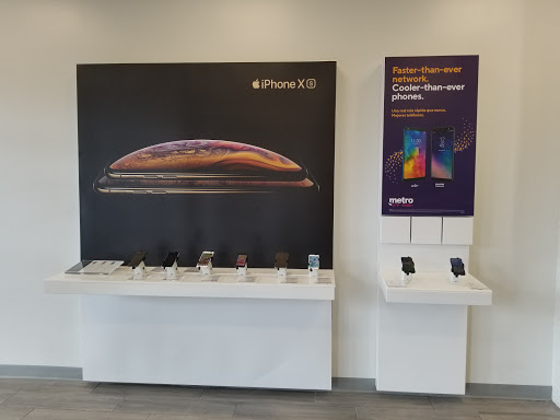 Cell Phone Store «MetroPCS Corporate Store», reviews and photos, 7780 NW 25th St, Miami, FL 33126, USA