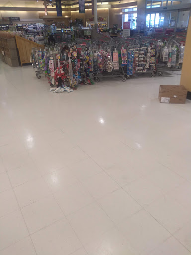 Grocery Store «Giant Food Stores», reviews and photos, 2910 Springfield Rd, Broomall, PA 19008, USA