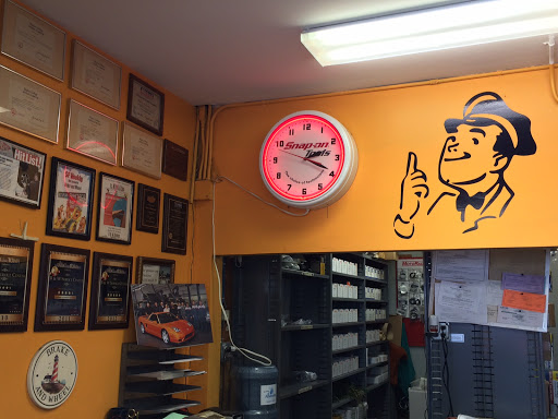 Auto Repair Shop «B&W Service Center», reviews and photos, 3260 26th St, San Francisco, CA 94110, USA