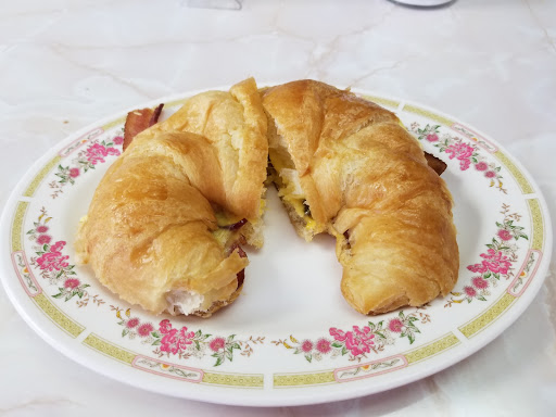 Donut Shop «Turner Donut Shop», reviews and photos, 902 9th Ave W, Bradenton, FL 34205, USA