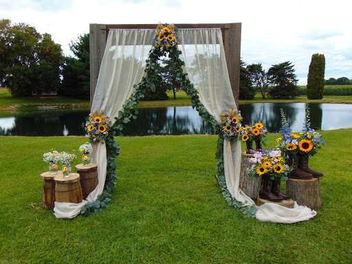 Florist «Avon Floral World», reviews and photos, 63 Genesee St, Avon, NY 14414, USA