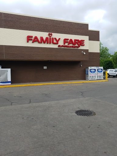 Supermarket «Family Fare Supermarket», reviews and photos, 905 E Eighth St, Traverse City, MI 49686, USA