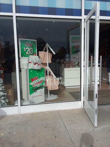 Beauty Supply Store «Bath & Body Works», reviews and photos, 275 Pavilion Pkwy, Fayetteville, GA 30214, USA