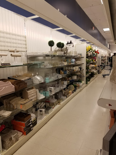 Department Store «Marshalls», reviews and photos, 533 S Broad St, Meriden, CT 06450, USA